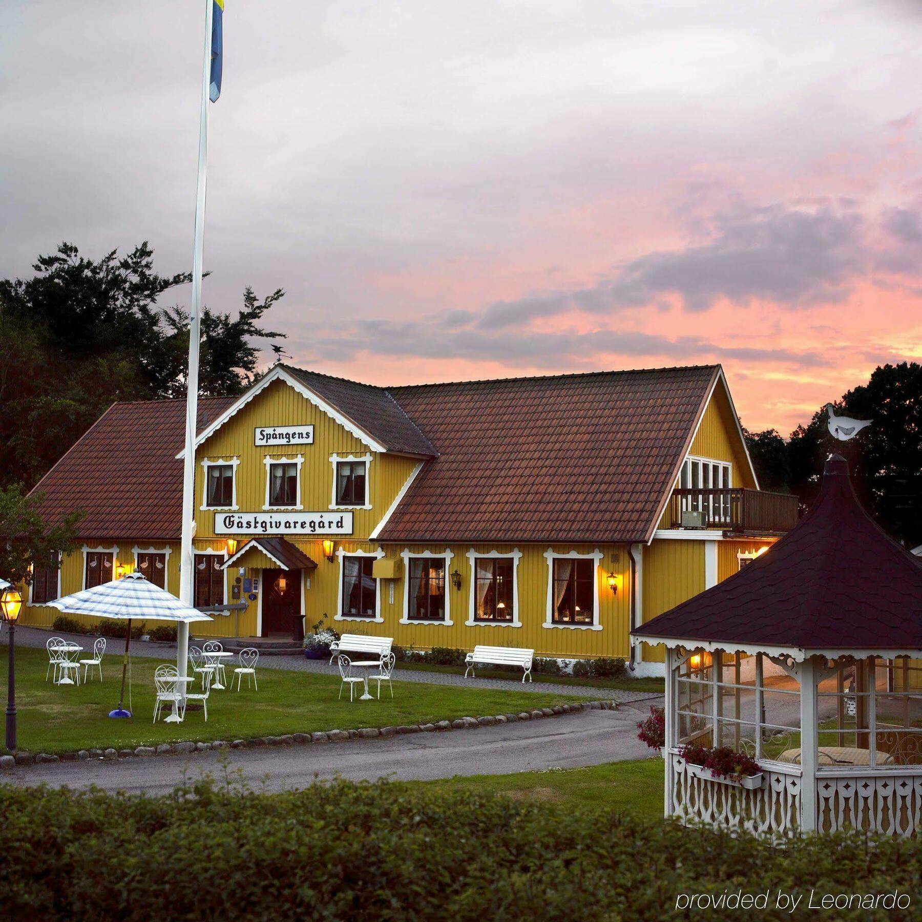 Spangens Gaestgivaregard Inn Ljungbyhed Ngoại thất bức ảnh